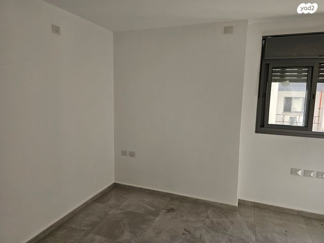 ז'בוטינסקי 10