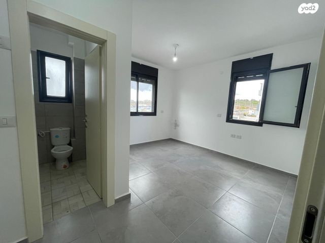 דירה, דרך ארץ 100, שאר העיר, חריש