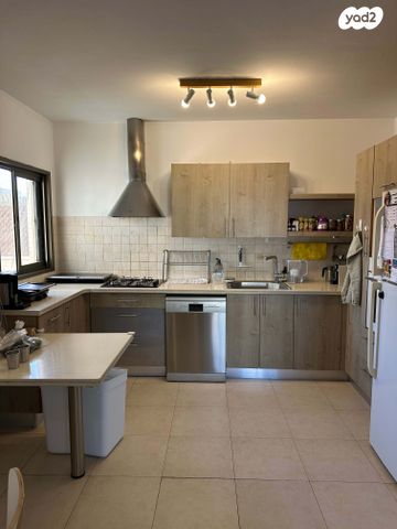 דירה, אנה פרנק 6, קרית הפרחים - 2005, רעננה