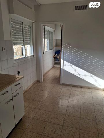 דירה, אייר 13, נווה הדרים, אשקלון