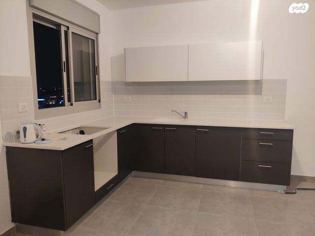 דירה, קרל פופר 1, קרית המדע, נתניה