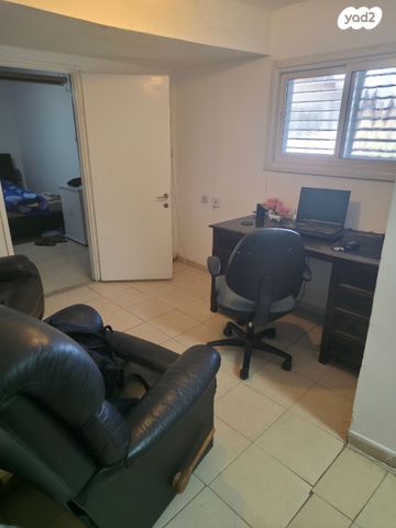 יחידת דיור, ישראל ישעיהו 17, עלייה, כפר סבא