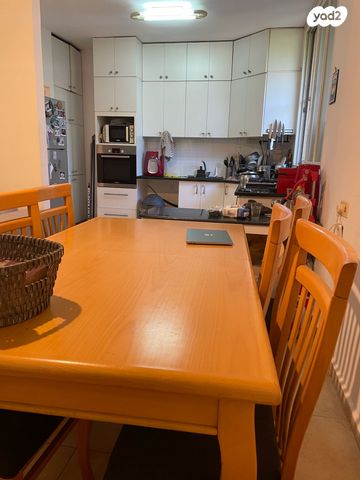 דירה, הרב קוק 72, מרכז, הרצליה