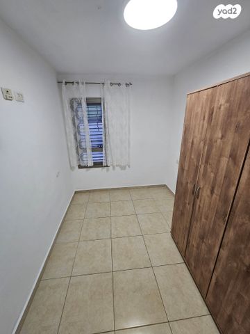 דו משפחתי, משעול הסייפן 25, הפרחים, קרית גת