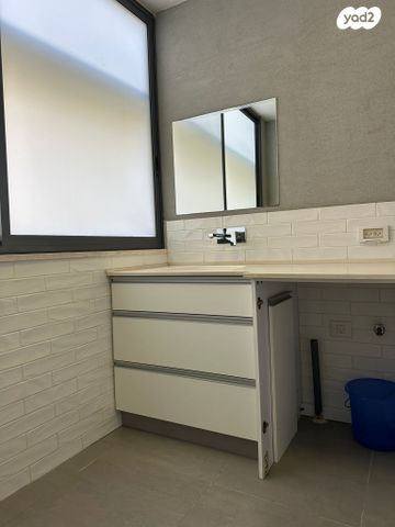 דירה, רוטשילד 34, רמב"ם, ראשון לציון