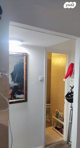 דירה, באר אורה 16, נווה רם, שיכון מזרחי, רמת גן