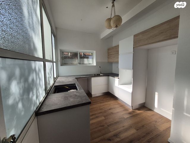 דו משפחתי, שמעון הצדיק 1, נווה נאמן, הוד השרון