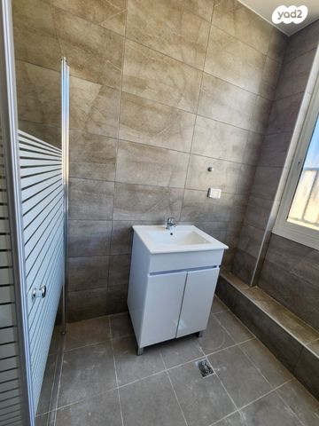 דירה, ז'בוטינסקי 27, עצמאות יוספטל, בת ים