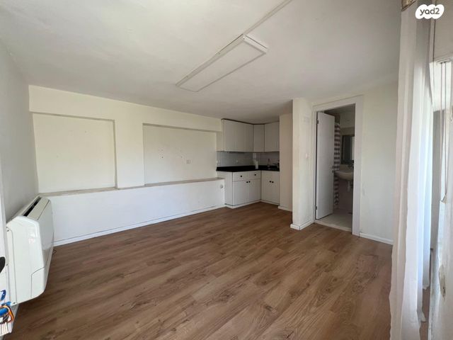 יחידת דיור, הגיתית 56, כלי שיר, מעלה אדומים