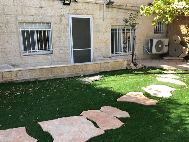 יחידת דיור, הגיתית 56, כלי שיר, מעלה אדומים