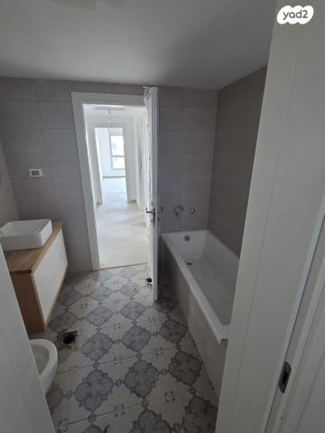 דירה, הפלמ"ח 99, שאר העיר, קדימה צורן