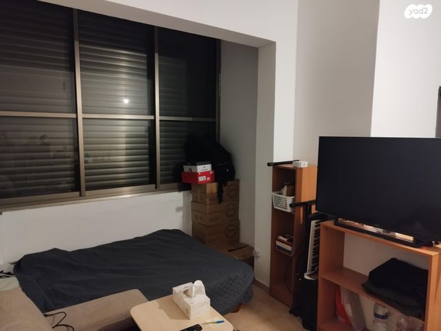 סטודיו/ לופט, שונצינו 27, מונטיפיורי, הרכבת, תל אביב יפו