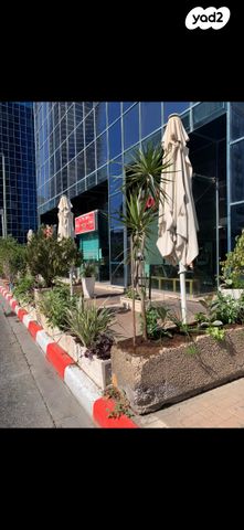 חנויות/ שטח מסחרי, דרך זאב ז'בוטינסקי 35, תל בנימין, רמת גן