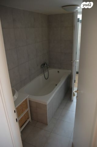 דירה, אלכסנדר ינאי, כרמליה, חיפה