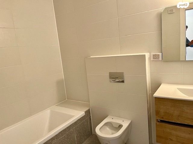 גג/ פנטהאוז, ש"י עגנון, שיכון רסקו, קרית אונו