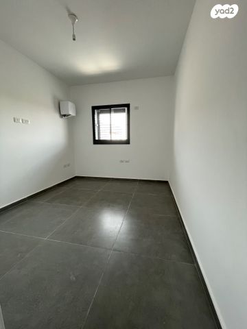 גג/ פנטהאוז, נחמיה עמינוח, קרית הרב סלומון, פתח תקווה