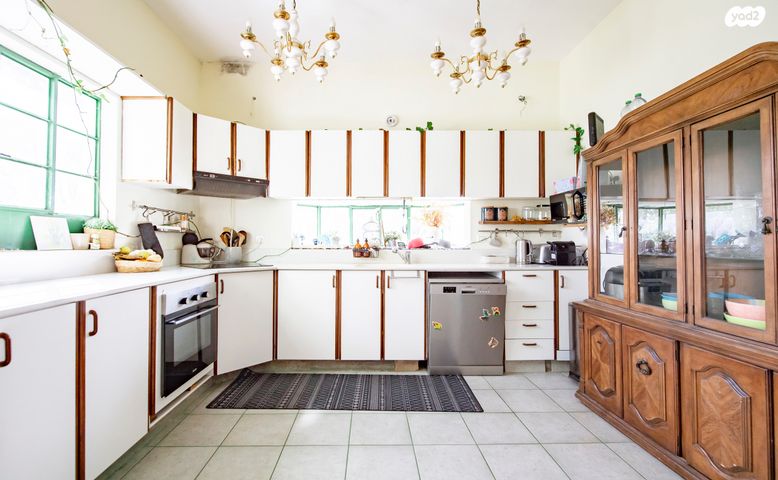 דו משפחתי, שמעון הצדיק, נווה נאמן, הוד השרון