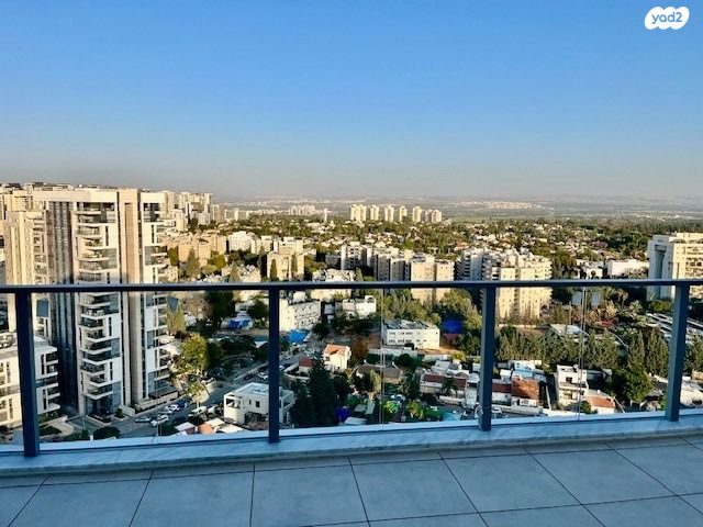 גג/ פנטהאוז, ש"י עגנון, שיכון רסקו, קרית אונו