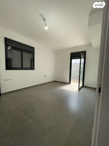 גג/ פנטהאוז, נחמיה עמינוח, קרית הרב סלומון, פתח תקווה