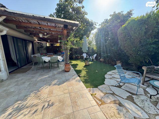 דו משפחתי, צור יגאל, כוכב יאיר / צור יגאל