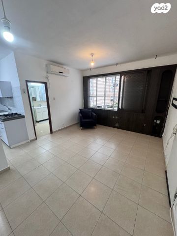 מרום נווה, רמת יצחק