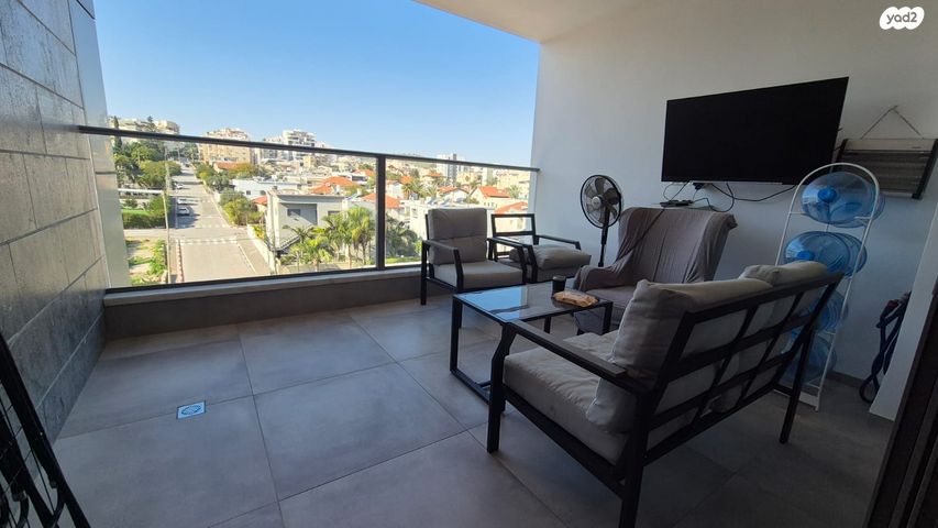 דירה, אליהו גולומב, שיכון עובדים, טבריה