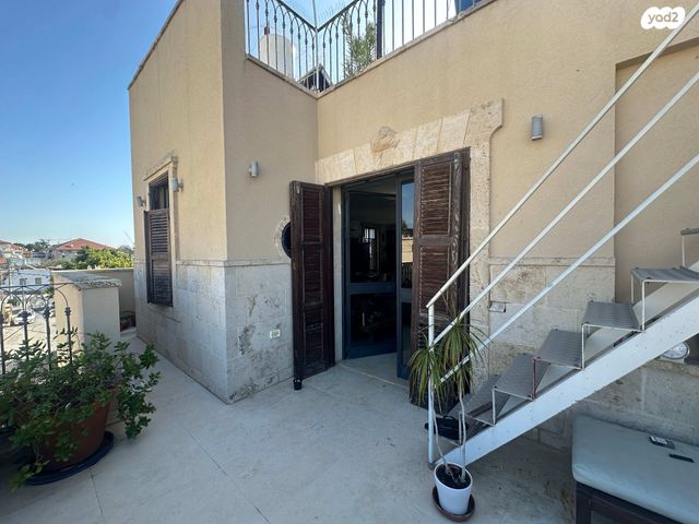 גג/ פנטהאוז, קדם, עג'מי, גבעת העליה, תל אביב יפו