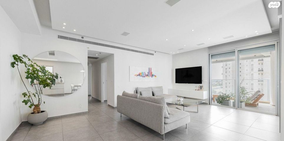 דירה, דודו דותן, עיר ימים, נתניה