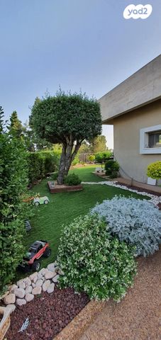 בית פרטי/ קוטג', ברקת, נווה אורנים, צפת