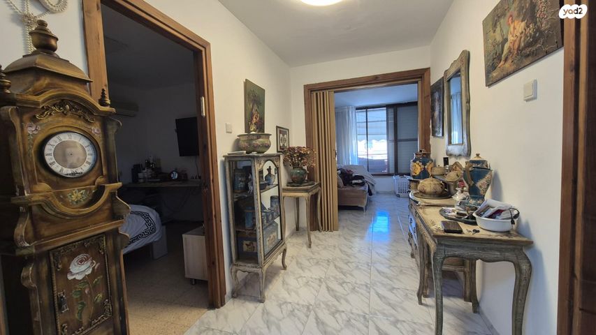 דירה, דוד המלך, האצטדיון, טבריה