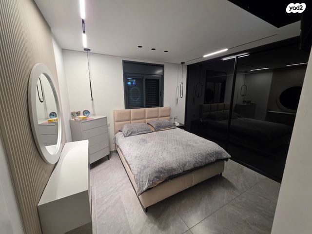 דירת גן, גן יבנה מערב, גן יבנה