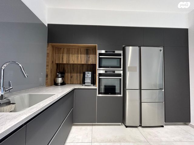 דירה, שדרות רפאל סויסה, בר לב, מזכרת בתיה