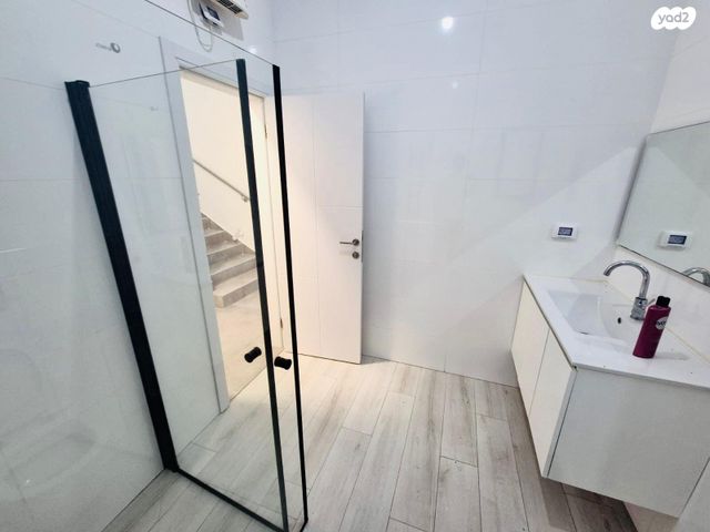 דו משפחתי, חורשת האקליפטוס 103, אדמית / יערית, שלומי