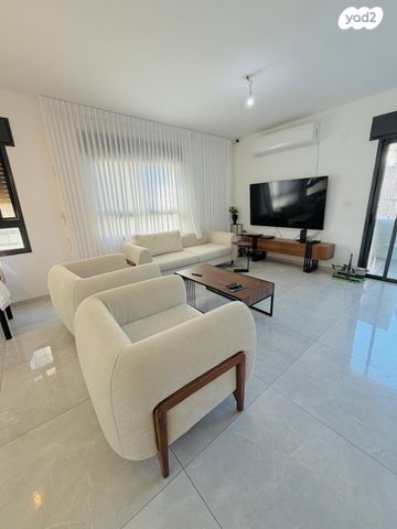 דופלקס, עץ השדה 38, אדמית / יערית, שלומי