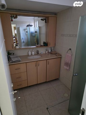 דירה, יציאת אירופה תש"ז 7, קרית שפרינצק, חיפה