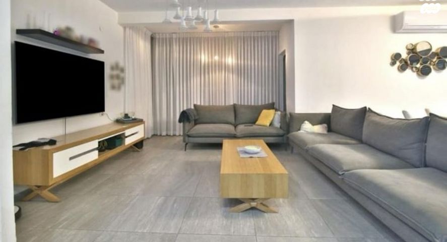 דירת גן, בר כוכבא, אחוזת כנרת, טבריה