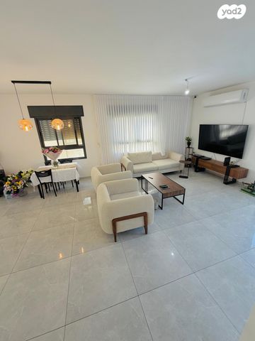 דופלקס, עץ השדה 38, אדמית / יערית, שלומי