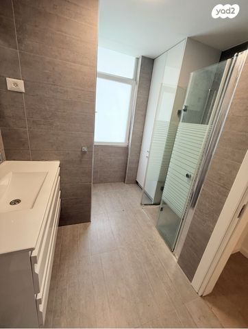 דירה, שדרות ח"ן, ב' / צפון מערב העיר, רחובות