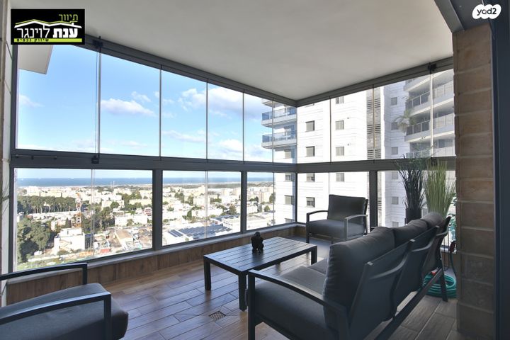 דירה, ש"י עגנון, משכנות האומנים, קרית מוצקין