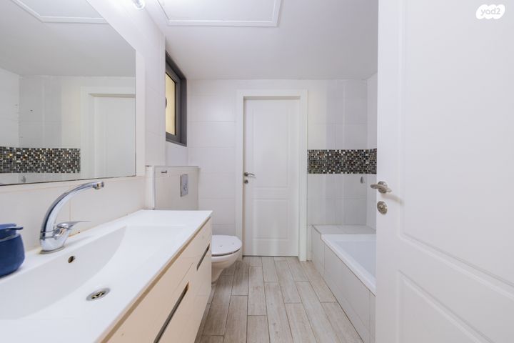 דירה, מתחם 1200, הוד השרון