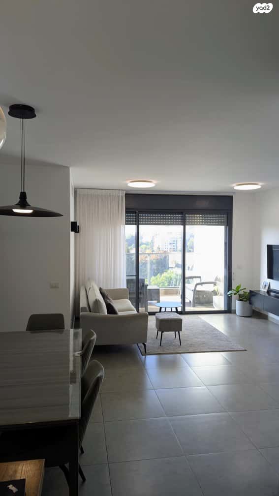 דירה, רעננה