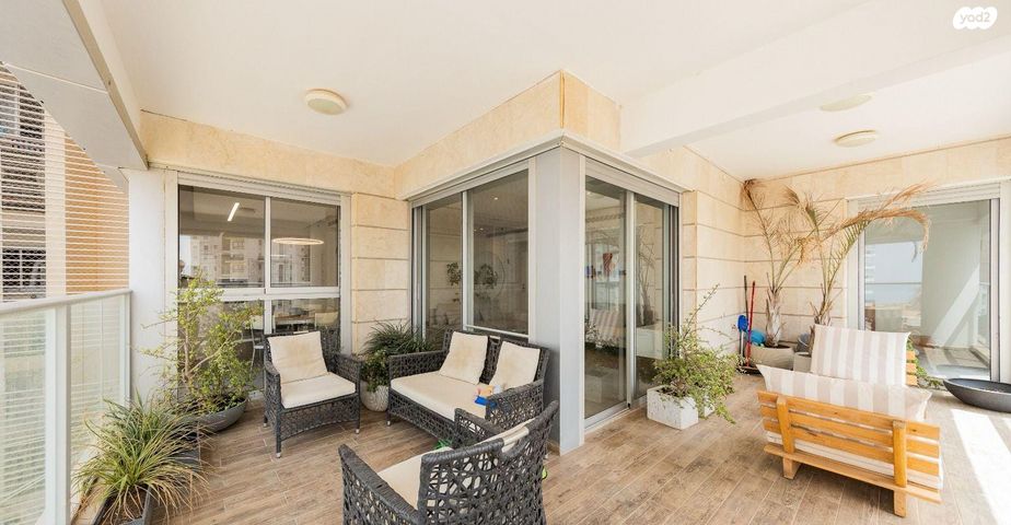 דירה, דודו דותן, עיר ימים, נתניה