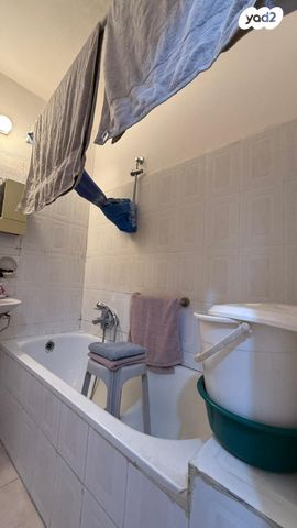 דירה, ז'בוטינסקי, שכונה ותיקה - מרכז העיר, מעלות תרשיחא