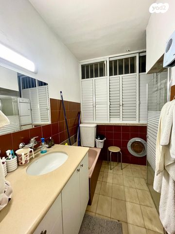 דירה, אבן גבירול 6, גרין ועם, חולון