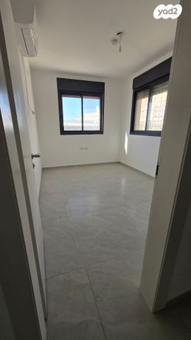 דירת גן, בית אריה / עופרים