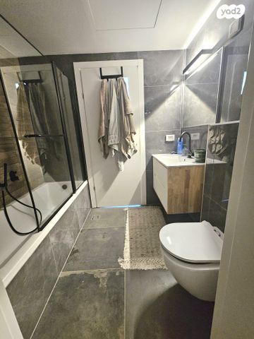 דירה, יוסף הגלילי 22, שכונת בן גוריון, מרכז העיר ג', רמת גן