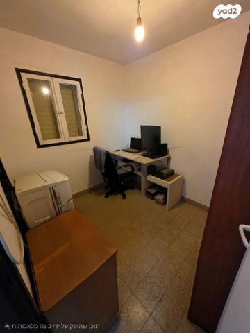 דירה, שבטי ישראל, גבעת אולגה, חדרה