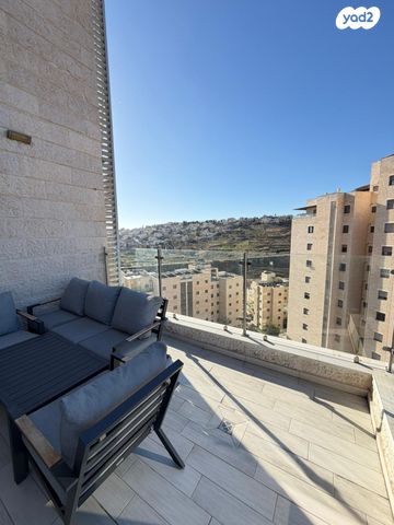 דירה, גרשון אבנר, ארמון הנציב, תלפיות מזרח, ירושלים