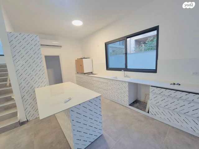 דו משפחתי, חורשת האקליפטוס 103, אדמית / יערית, שלומי