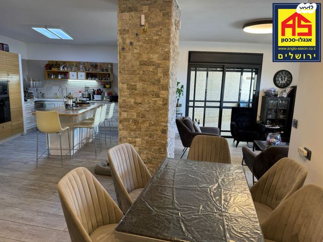 דירה, אליהו קורן, חומת שמואל, הר חומה, ירושלים